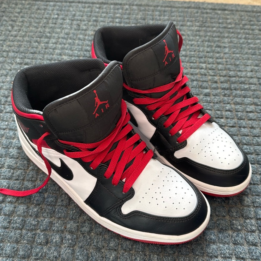 Red / Black / White Nike Jordan 1 Mid